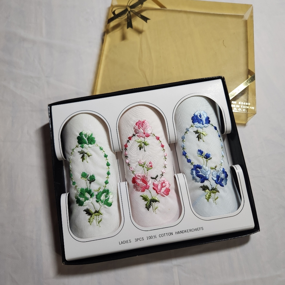 Vintage 3 Pack Floral Embroidered Cotton Handkerchiefs Set